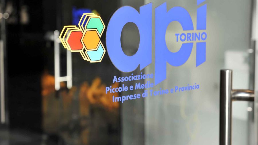 Imprese torinesi e crisi, luci e ombre di un 2025 che si avvia a chiudersi con qualche incognita sul futuro