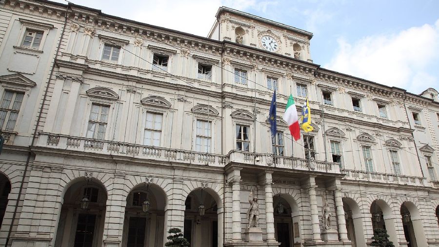 La cittadinanza italiana si paga, a Torino scatta il contributo amministrativo La cittadinanza italiana si paga, a Torino scatta il contributo amministrativo