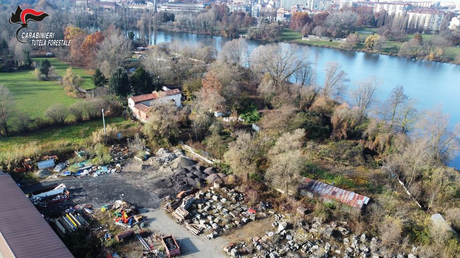 Discariche abusive di rifiuti nel torinese Parco del Meisino