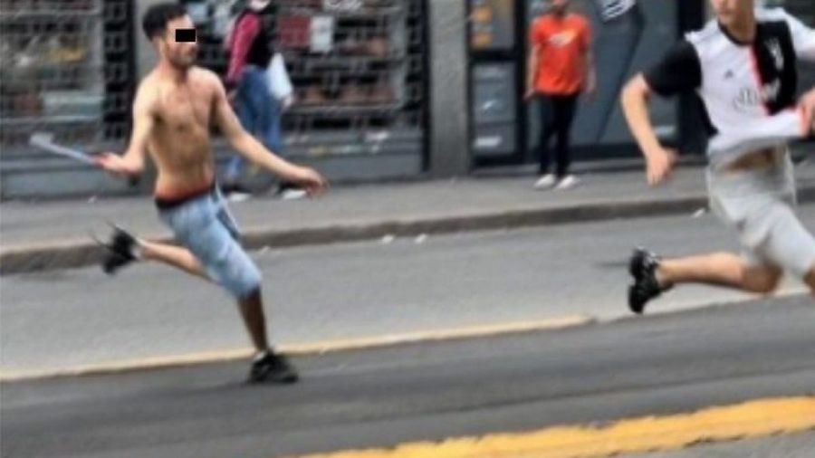 La questione del machete e le lacrimucce