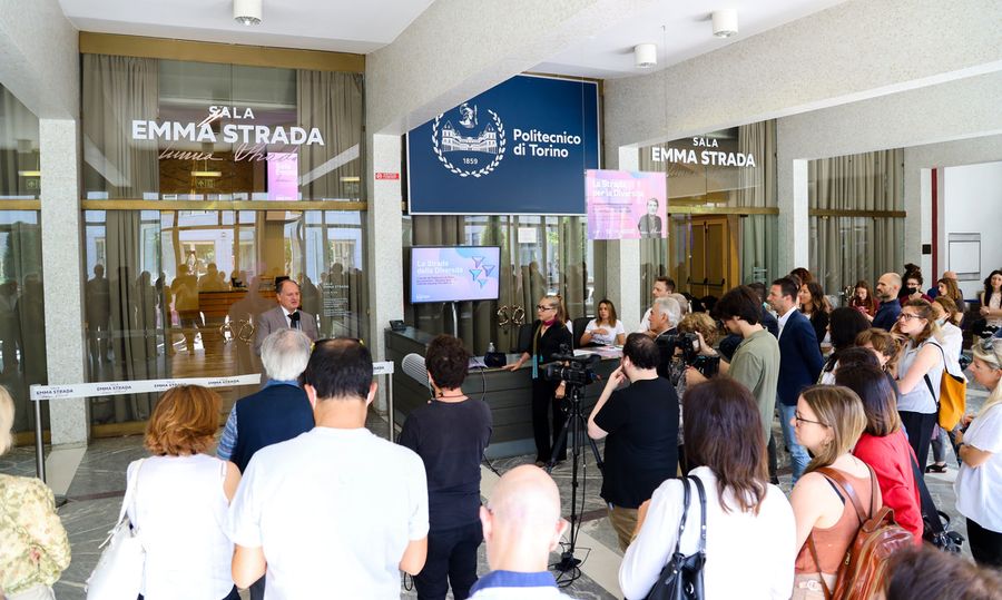 L'intitolazione della Sala ex Consiglio di Facoltà a Emma Strada, prima laureata in Ingegneria in Italia e prima iscritta all'Ordine degli Ingegneri della Provincia di Torino L'intitolazione della Sala ex Consiglio di Facoltà a Emma Strada, prima laureata in Ingegneria in Italia e prima iscritta all'Ordine degli Ingegneri della Provincia di Torino