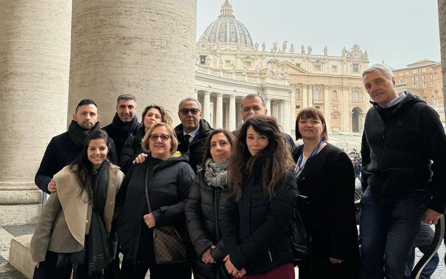 400 artigiani del Piemonte dal Papa: “Gli artigiani mettono cuore, mani e piedi, le macchine eseguono” 400 artigiani del Piemonte dal Papa: “Gli artigiani mettono cuore, mani e piedi, le macchine eseguono”