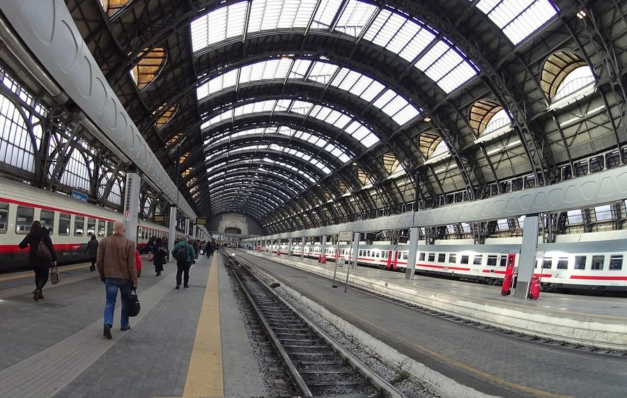 Trasporto pubblico, da oggi anche sui treni regionali l'abbonametno trimestrale illimitato Trasporto pubblico, da oggi anche sui treni regionali l'abbonametno trimestrale illimitato