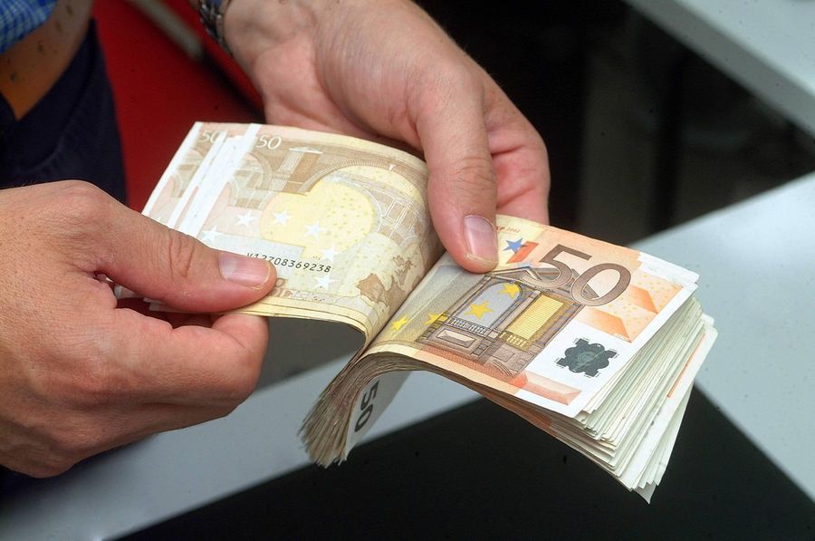 Un torinese  su due preoccupato per inflazione e rincari. I risparmi? Si investono ma con molta prudenza