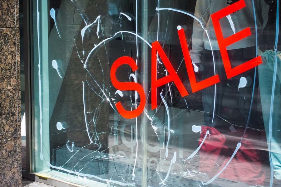 “Serve un piano di sicurezza per i negozi”, a Torino commercianti esasperati da furti e spaccate