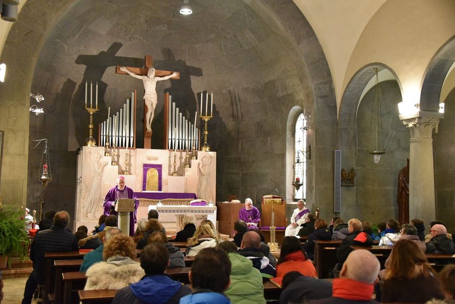 Sestriere accoglie l’Arcivescovo Cesare Nosiglia che invita al ritorno alla normalità Sestriere accoglie l’Arcivescovo Cesare Nosiglia che invita al ritorno alla normalità