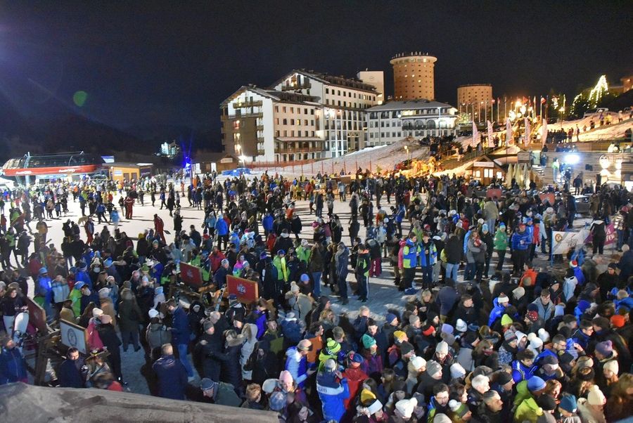 Sestriere: record di presenze per le festività natalizie. Attese nuove nevicate dopo l’Epifania Sestriere: record di presenze per le festività natalizie. Attese nuove nevicate dopo l’Epifania