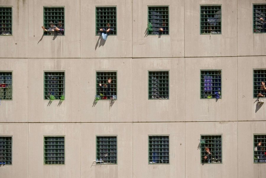 Torino, aggressione contro agente del carcere, Sappe: “Poliziotti penitenziari lasciati soli e allo sbaraglio: si dimettano i vertici dell'amministrazione penitenziaria” Torino, aggressione contro agente del carcere, Sappe: “Poliziotti penitenziari lasciati soli e allo sbaraglio: si dimettano i vertici dell'amministrazione penitenziaria”