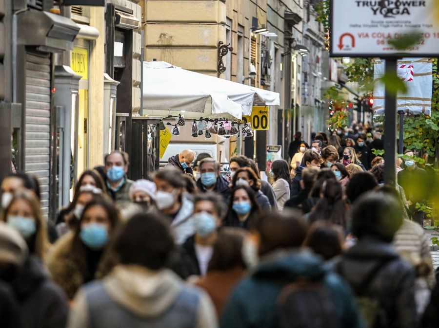 Sei una App, hai un pass ma non una vita. Finchè arriverà la tua data di scadenza e dovrai andartene. Ma in punta di piedi. Di Riccardo Ruggeri*
