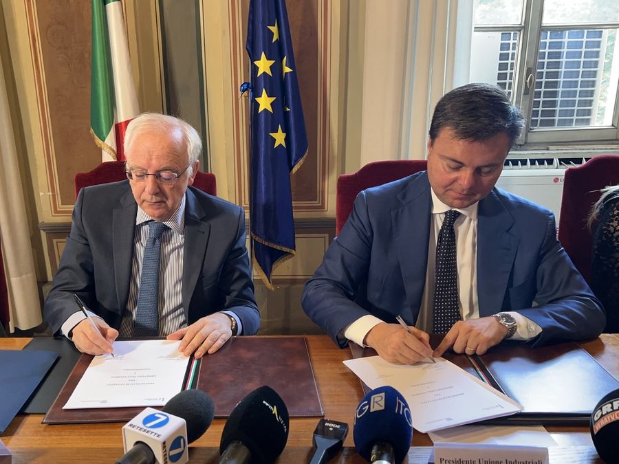 Infiltrazioni mafiose nelle aziende torinesi, Prefettura e Unione Industriali Torino si accordano per rafforzare il contrasto alla criminalità organizzata Infiltrazioni mafiose nelle aziende torinesi, Prefettura e Unione Industriali Torino si accordano per rafforzare il contrasto alla criminalità organizzata