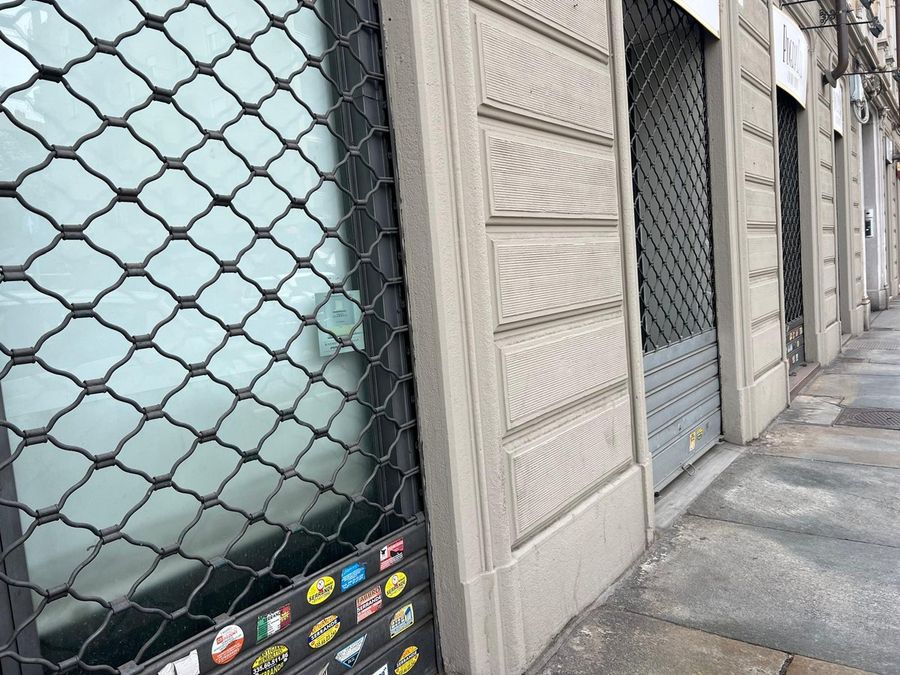 Commercio in Piemonte: spariti nove negozi al giorno nei primi tre mesi del 2024, si compra online