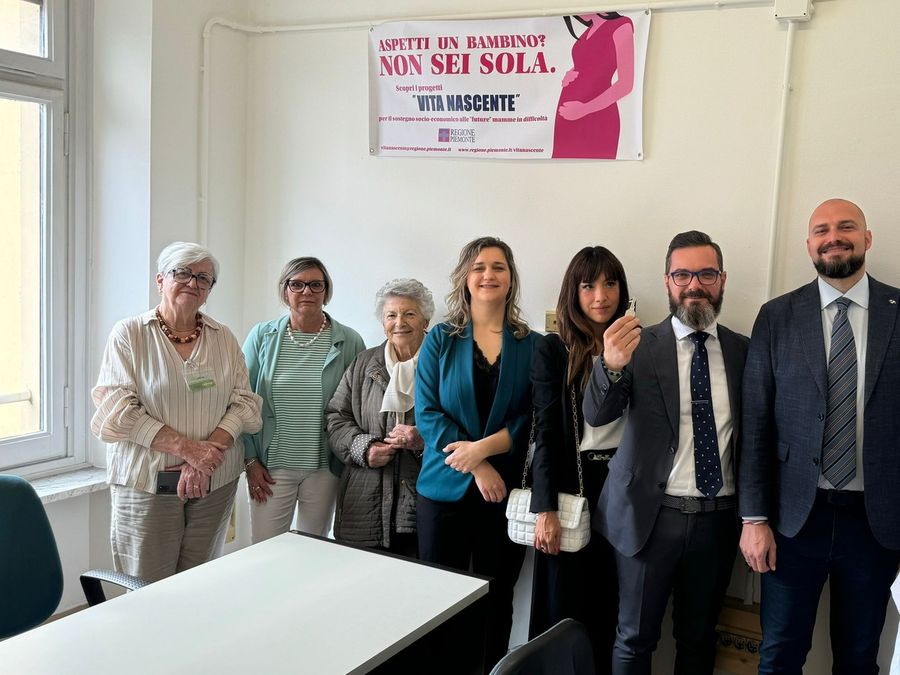 Vita nascente, da oggi al Sant'Anna di Torino la “Stanza dell'Ascolto” per le donne che hanno bisogno di aiuto Vita nascente, da oggi al Sant'Anna di Torino la “Stanza dell'Ascolto” per le donne che hanno bisogno di aiuto