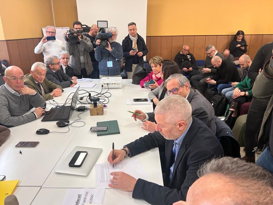 Contratto Stellantis, nel biennio aumenti mensili di 207 euro (+11,3%) e nel 2023  una-tantum di 400 euro