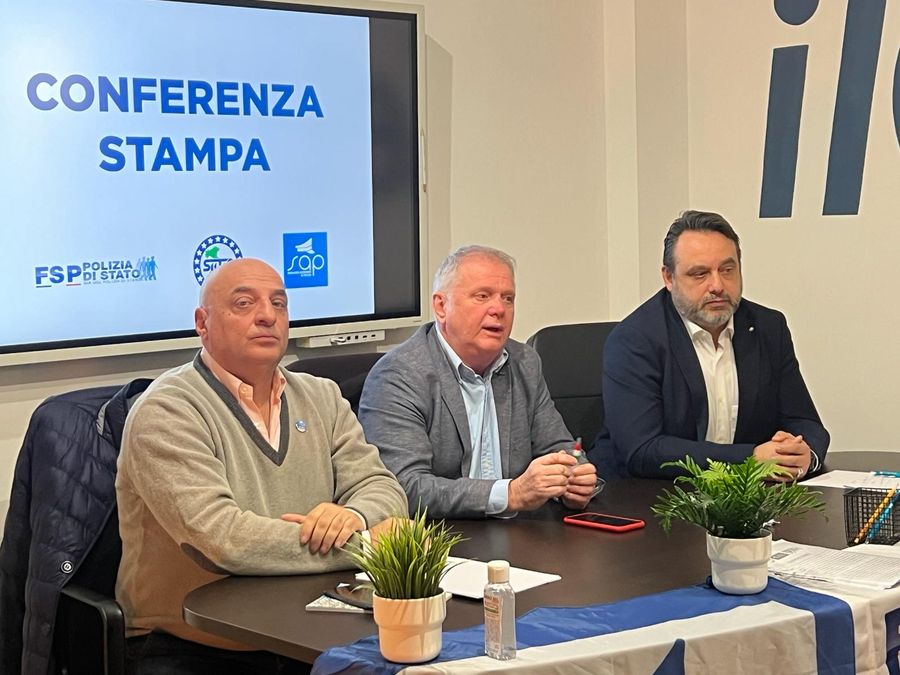 Sindacati di polizia: &quot;regolarizzare&quot; Askatasuna significa dimenticare vent'anni di aggressioni [video]