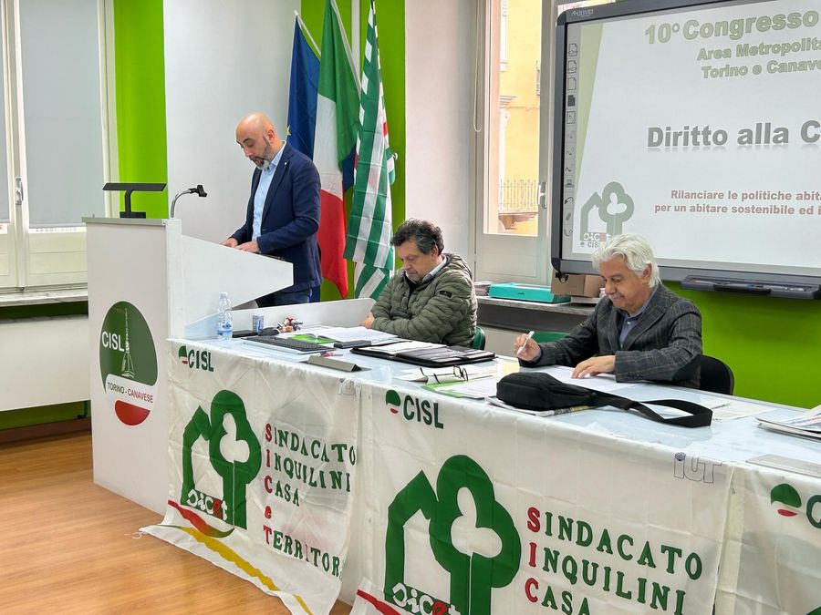 La denuncia del Sicet, a Torino solo il 13% di chi fa domanda ottiene una casa La denuncia del Sicet, a Torino solo il 13% di chi fa domanda ottiene una casa