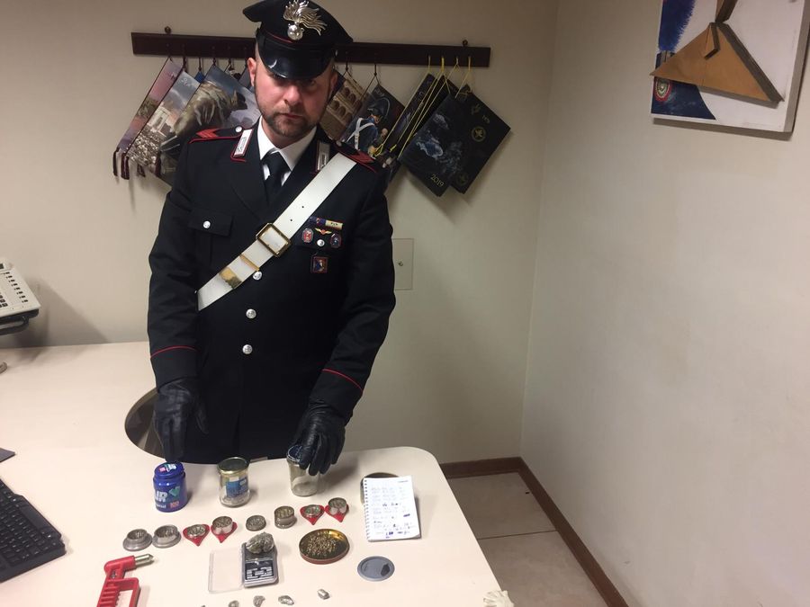 Orologi e preziosi nelle abitazioni di tre sinti e in un campo nomadi, 5 denunciati