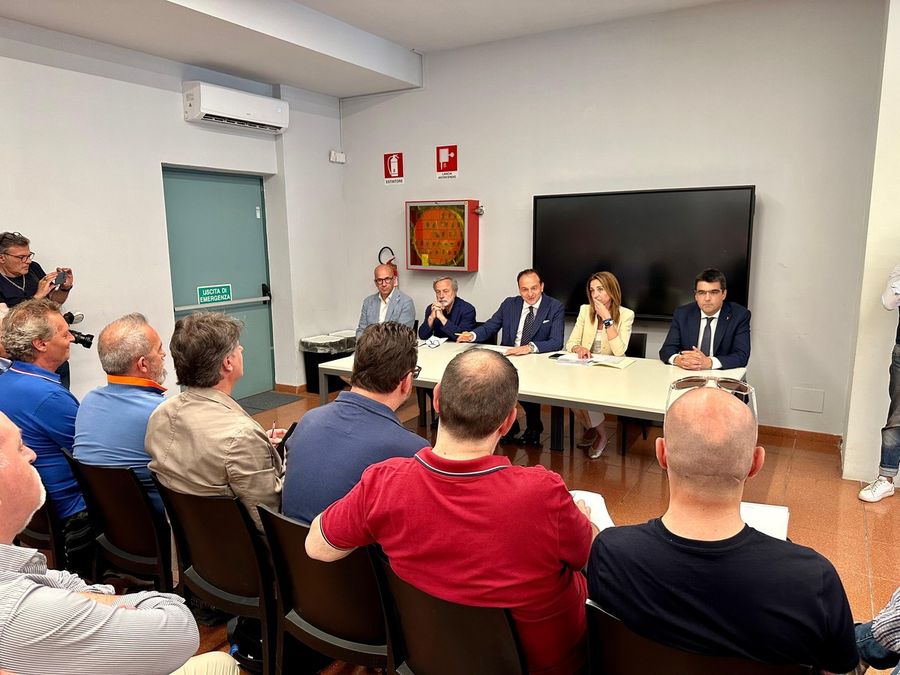 Ex Ilva, tavolo a Novi Ligure: Regione, Comuni e sindacati al lavoro su un documento unitario da consegnare al ministro Urso Ex Ilva, tavolo a Novi Ligure: Regione, Comuni e sindacati al lavoro su un documento unitario da consegnare al ministro Urso