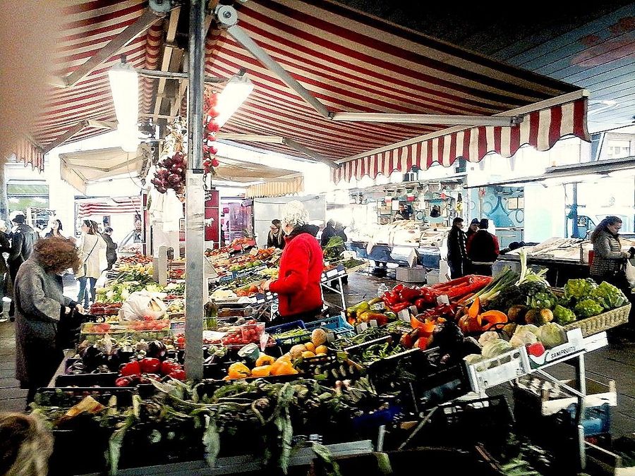 Il limite al contante, alto o basso che sia, non è la soluzione. Di Lorenza Morello* Il limite al contante, alto o basso che sia, non è la soluzione. Di Lorenza Morello*