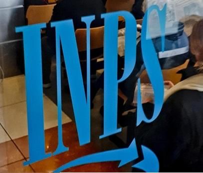 Trattamento di Fine Servizio (TFS) degli statali e Bilancio dello Stato: un problema sempre attuale, con recenti sviluppi sconcertanti. Di Carlo Manacorda* Trattamento di Fine Servizio (TFS) degli statali e Bilancio dello Stato: un problema sempre attuale, con recenti sviluppi sconcertanti. Di Carlo Manacorda*