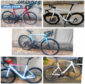 Recuperate in un campo nomadi di Mirafiori cinque biciclette da corsa Recuperate in un campo nomadi di Mirafiori cinque biciclette da corsa