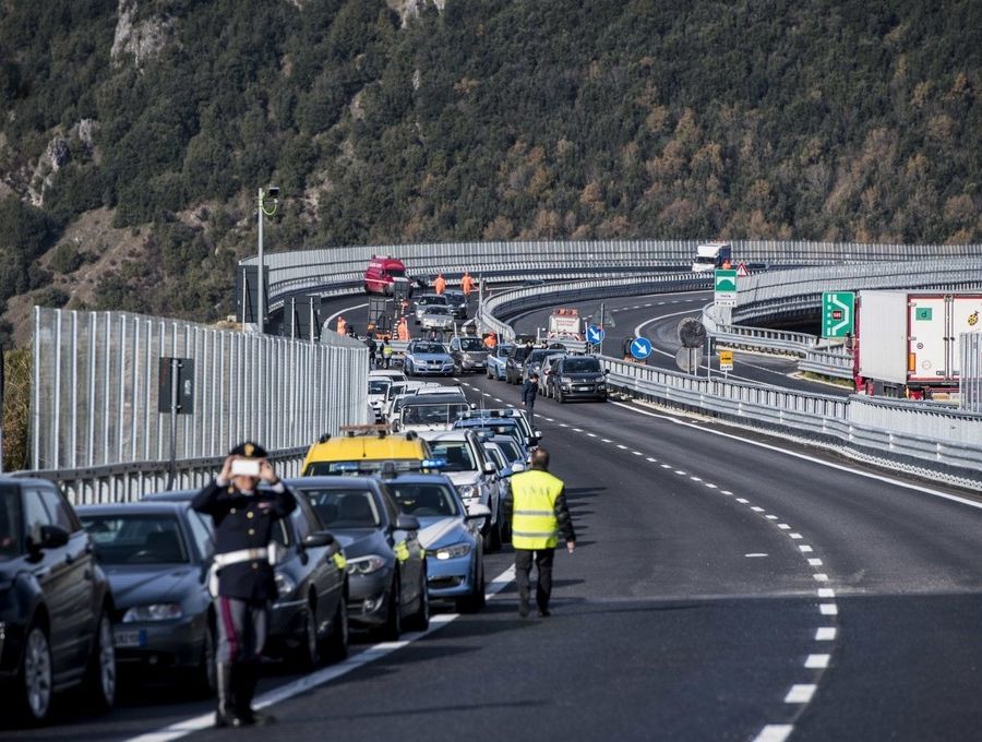 Salerno – Reggio Calabria da esempio di spreco a top road ipertecnologica
