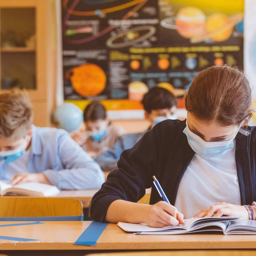 Scuole piemontesi, aumentano focolai e quarantene ma in misura contenuta. Studenti 12-19 anni anni: al 67,6%  vaccinati con due dosi