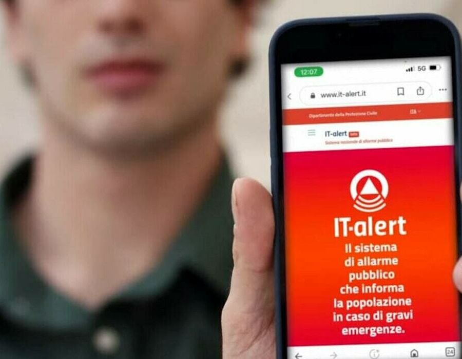 Domani, giovedì 14 settembre alle ore 12 suoneranno tutti i cellulari: è il test di IT-alert, il nuovo sistema di allarme pubblico