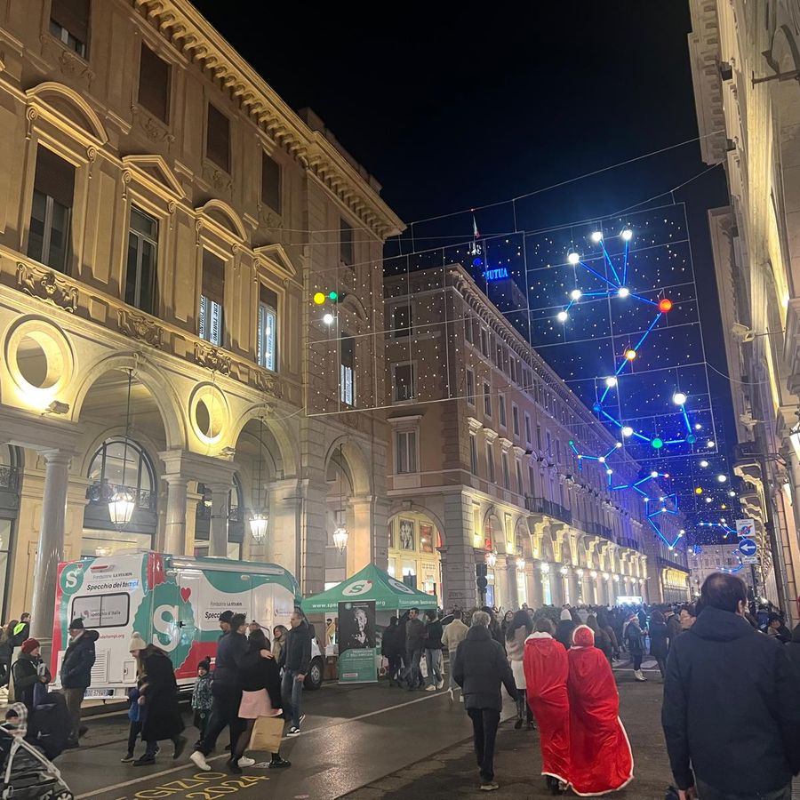 Consumi natalizi, andamento lento (soprattutto nell'ultimo week end), ora si spera nelle tredicesime che quest'anno saranno più alte dell'8%
