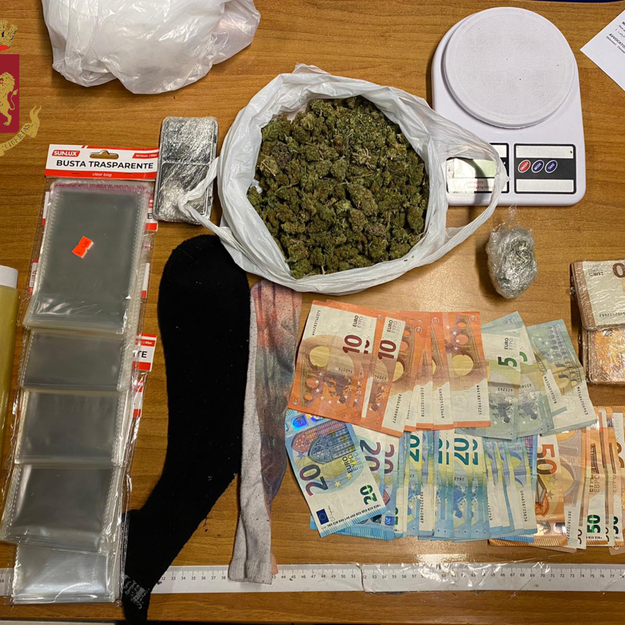Torino, sequestrate centinaia di dosi di cocaina in Barriera di Milano