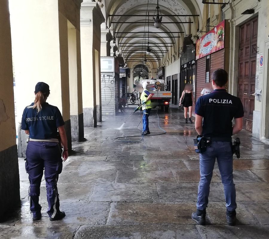 Torino, controlli straordinari in zona Nizza, sanzioni per oltre 5000 euro, ripuliti i portici