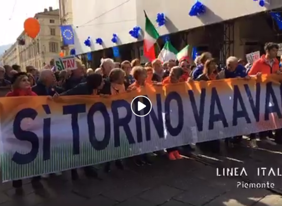 Manifestazione Si TAV a Torino. Marcia da piazza Vittorio a piazza Castello
