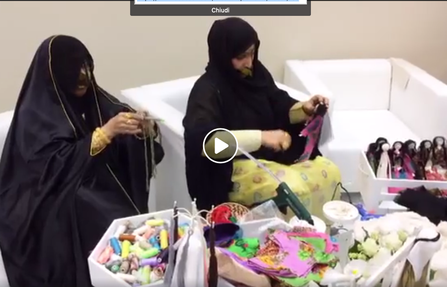 Il sindaco Chiara Appendino visita lo stand dell' Emirato di Sharjah, ospite del Salone del Libro
