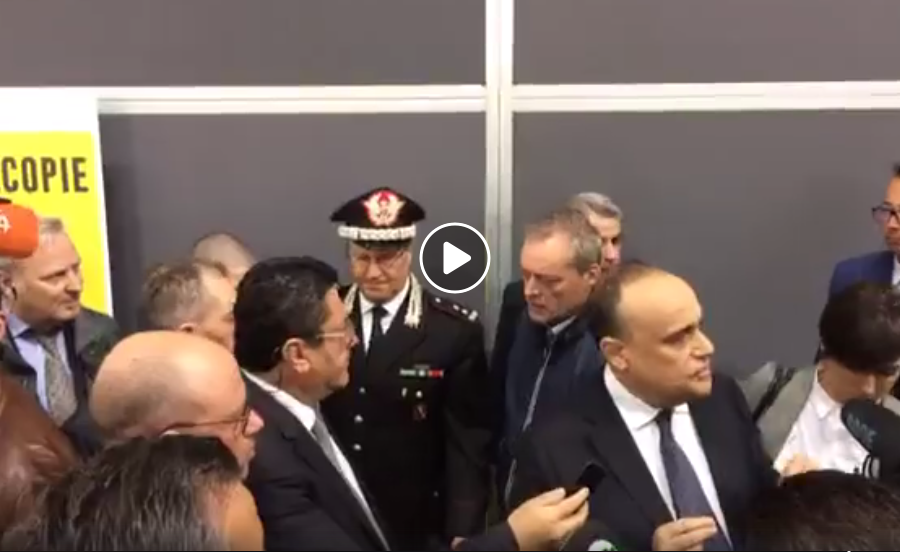 Le dichiarazioni del ministro Bonisoli sulla decisione di escludere la casa editrice Altaforte dal Salone:&quot;Sono d'accordo con la scelta di Appendino e Chiamparino. Quando si governa bisogna prendere delle posizioni