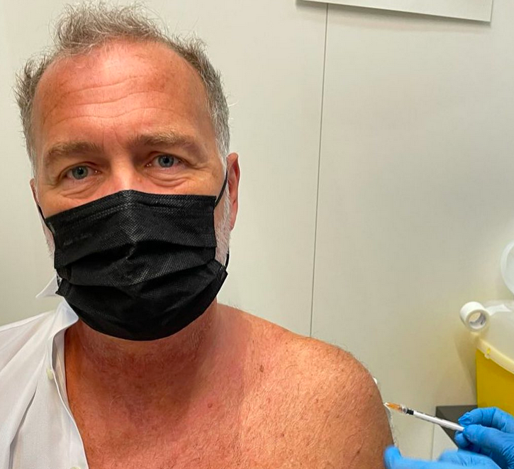 Il candidato sindaco del centro destra oggi all'hub Lavazza: “Vaccinarsi per fare ripartire l'economia”