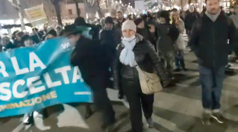 Confesercenti: “Vietare la manifestazione di sabato in centro a Torino”