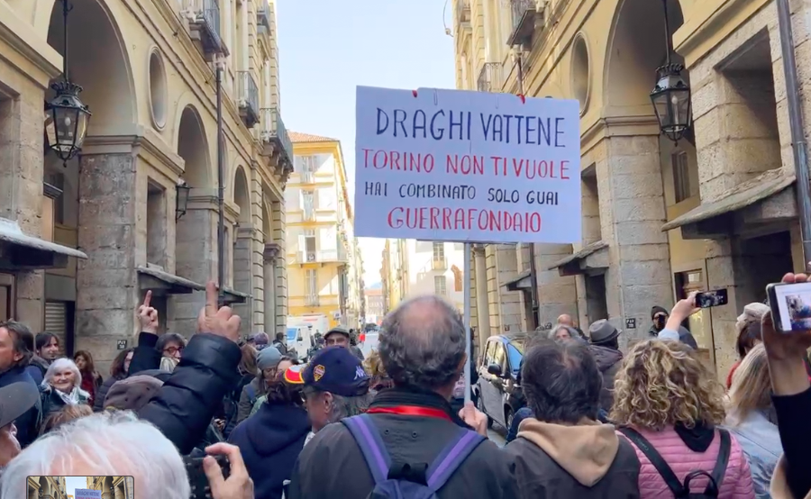 Contestazioni per la visita di Mario Draghi a Torino