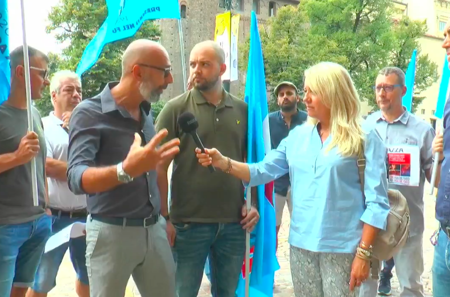 Vigili del Fuoco, pochi e a rischio: manifestazioni in tutta Italia [video]