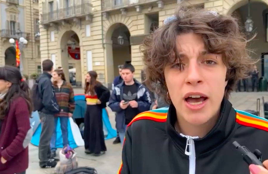 La &quot;protesta delle tende&quot; anche a Torino