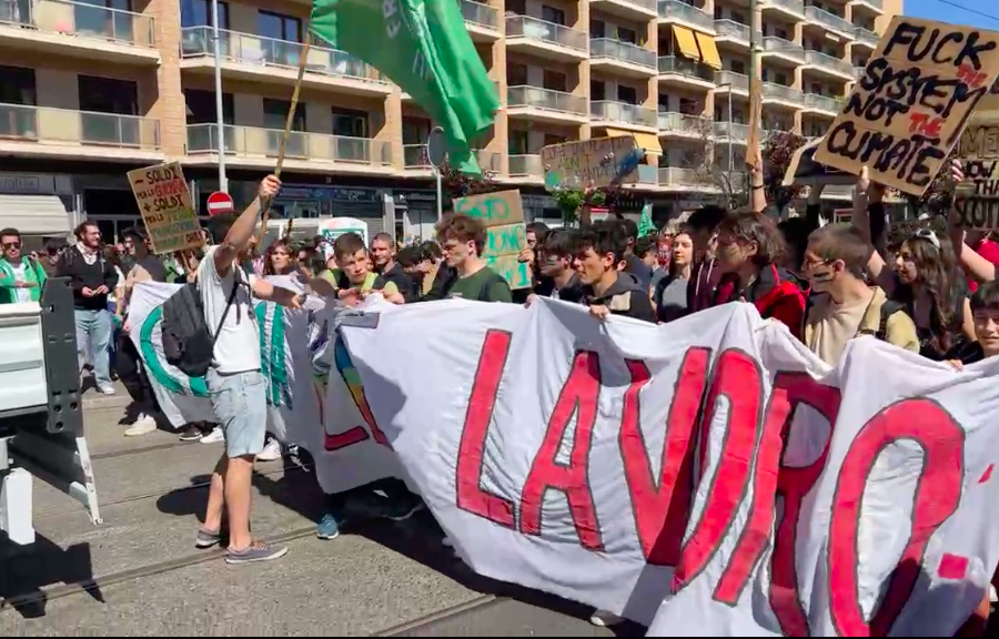 Sciopero per il clima, in piazza i Fridays For Future torinesi