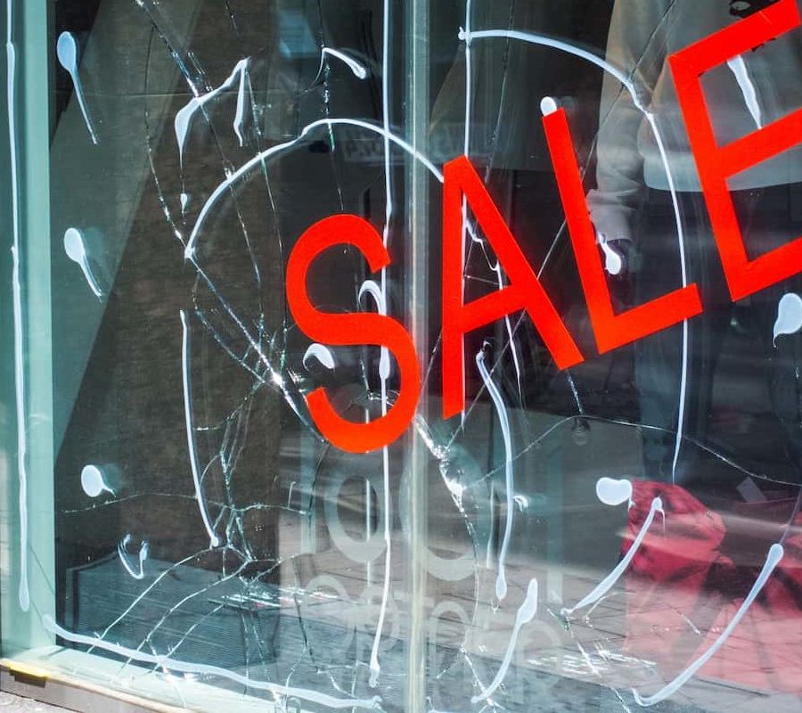 “Serve un piano di sicurezza per i negozi”, a Torino commercianti esasperati da furti e spaccate