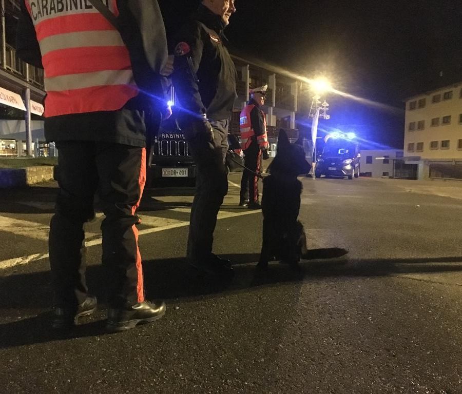 Sicurezza stradale, controlli di carabinieri vicino a pub e discoteche a Susa, 5 denunce