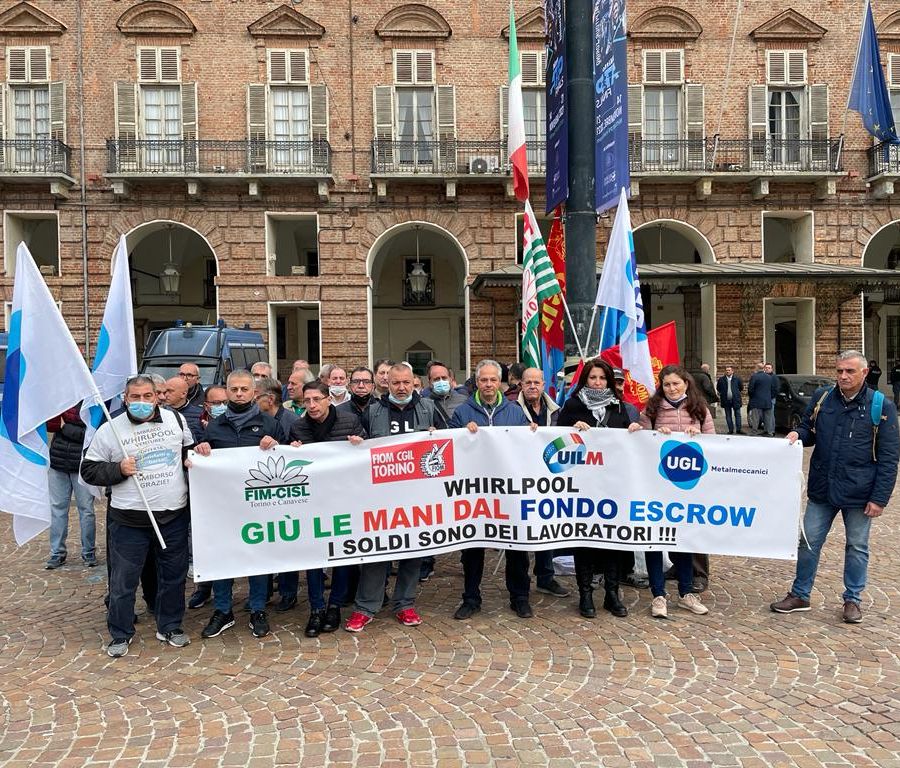 I lavoratori ex Embraco in Prefettura: il Mise ci convochi subito [video]
