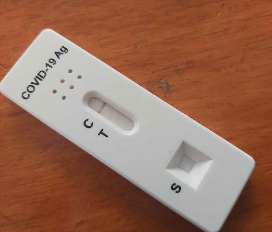 Uscita dalla quarantena per i contatti stretti: liberi subito dopo tampone negativo