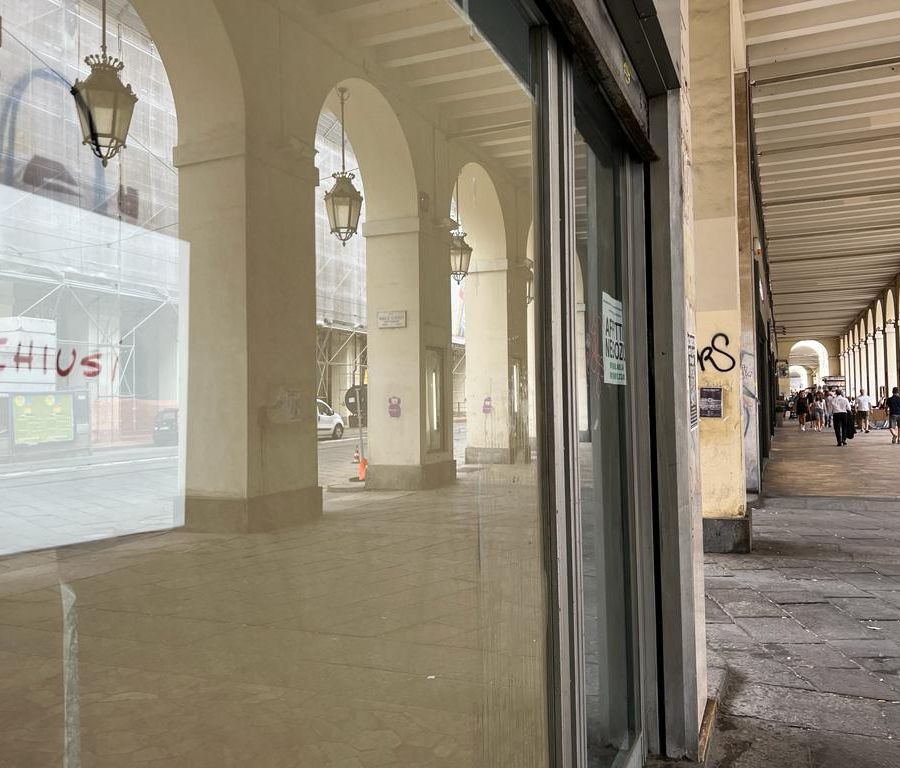 Dal 2012 ad oggi spariti 100mila negozi e 16mila imprese di commercio ambulante