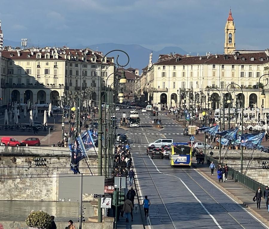 Commercio, turismo e servizi a Torino: si tiene duro, nonostante tutto. E contro il degrado urbano si può fare di più