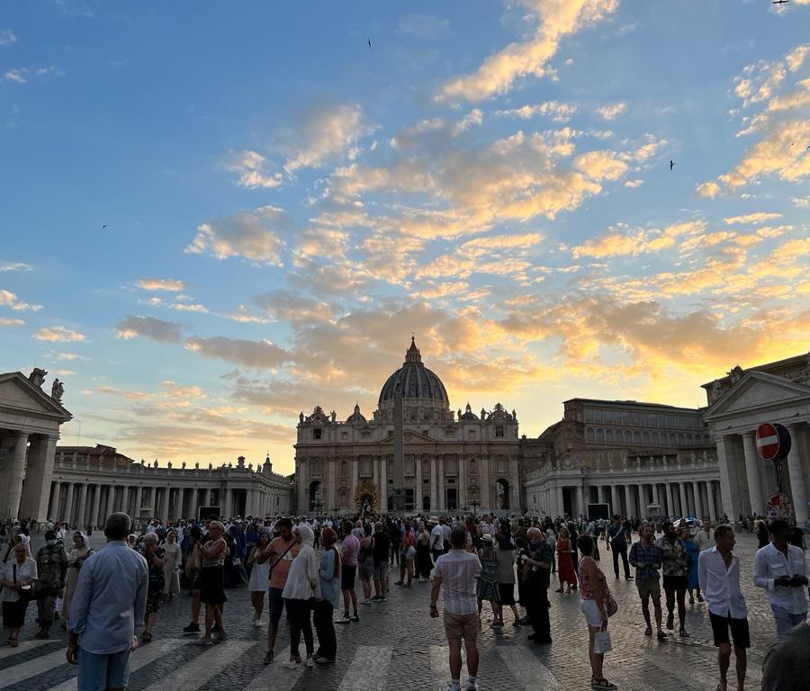 Cardinale Bagnasco: la politica dell'accoglienza nasce dal riconoscimento da parte dell'Europa delle proprie radici cristiane