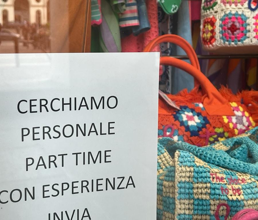Occupazione in Piemonte a gennaio 2024: cresce la domanda sia nei servizi che nell'industria, metà dei contratti a tempo determinato