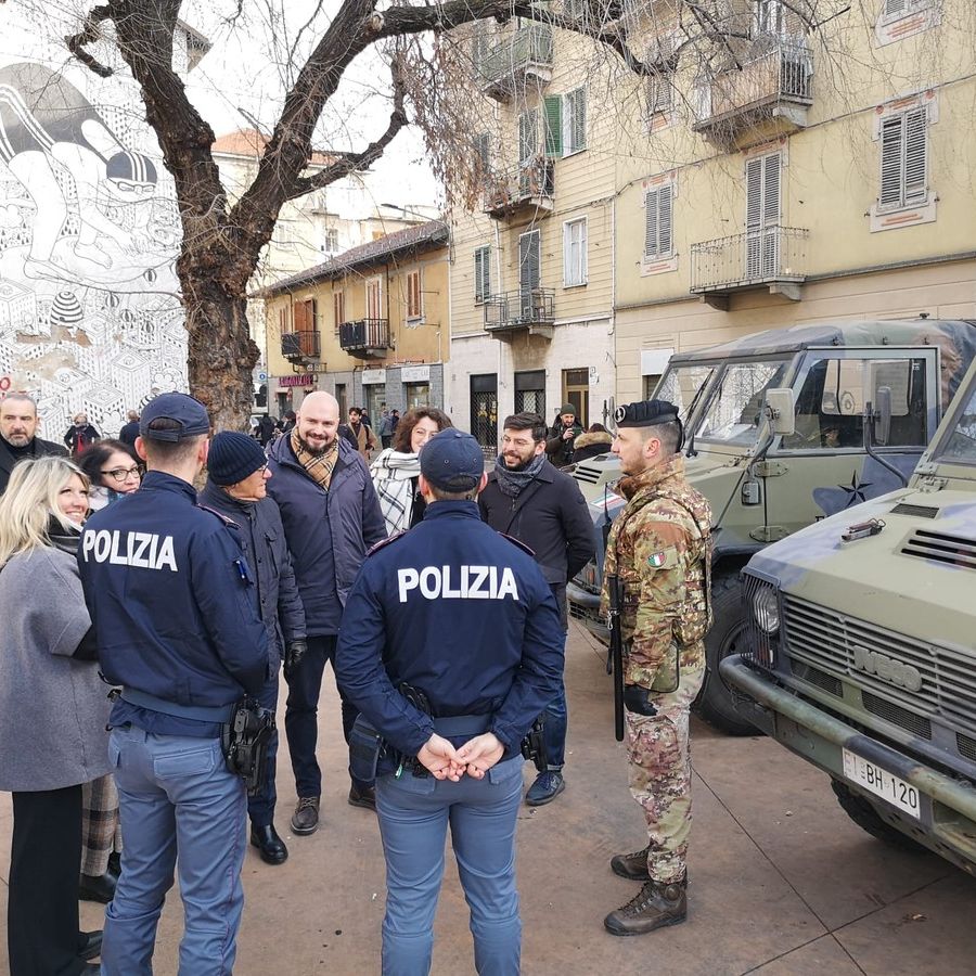 In Barriera di Milano dalle 7 alle 19 c'è l'esercito, FdI: “Grazie ragazzi”