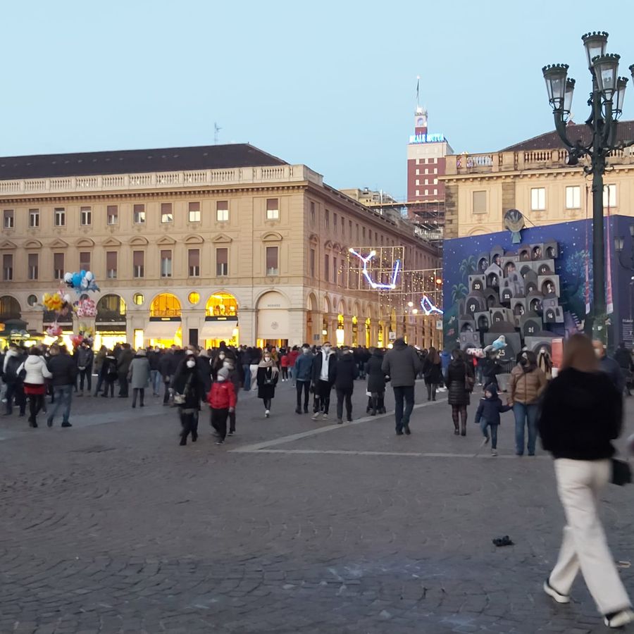 Fine settimana 19 e 20 dicembre a Torino: modifiche della viabilità in via Roma e circostanti