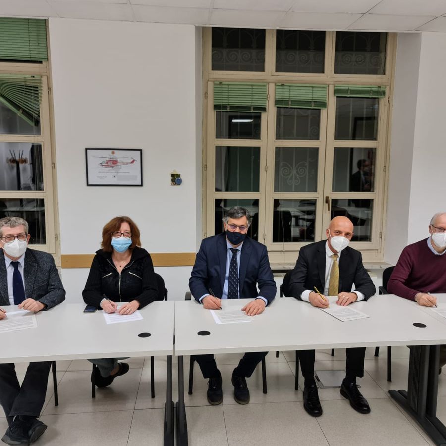 Vaccinazioni Covid, il Piemonte firma l'accordo anche con i farmacisti